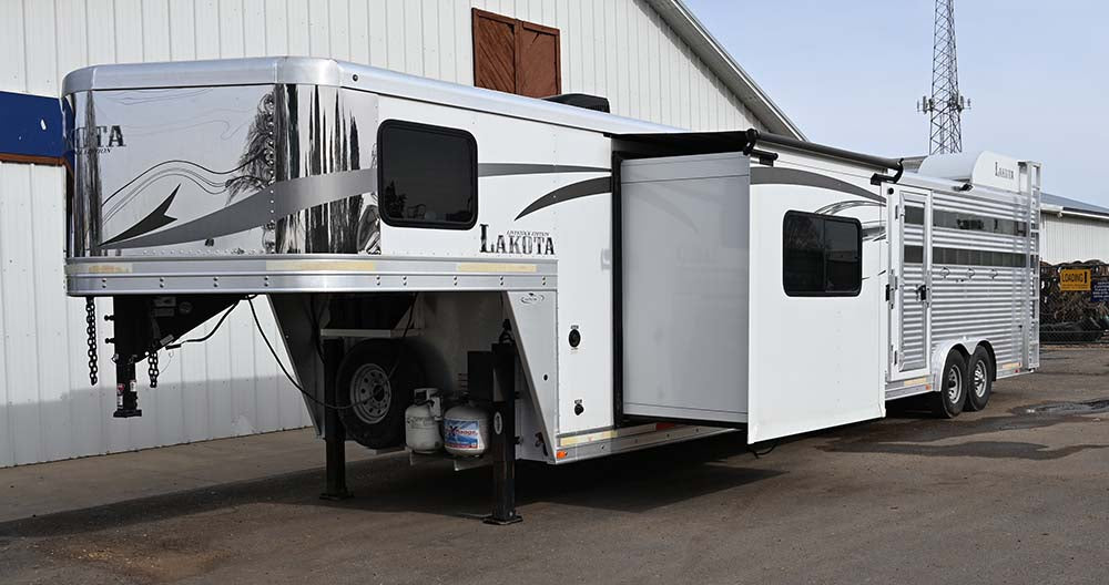 2017 Lakota Livestock Edition with Slide Out, Mid Tack, and Hayrack LE81611