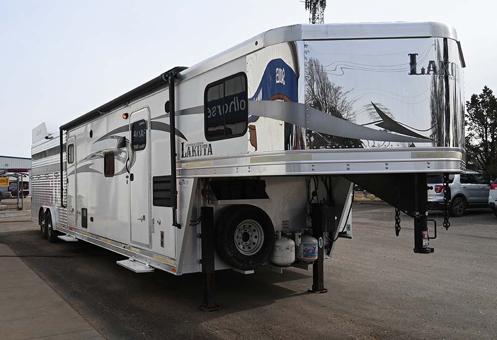 2017 Lakota Livestock Edition with Slide Out, Mid Tack, and Hayrack LE81611