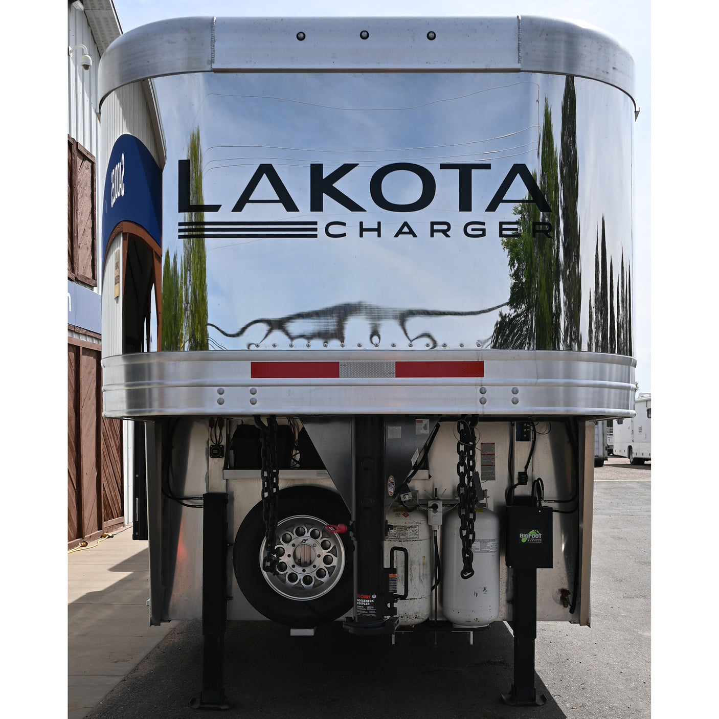 2026 Lakota Charger 4 Horse 15' LQ, Slide, Side Load, Spread Axles, Deluxe Tack Package