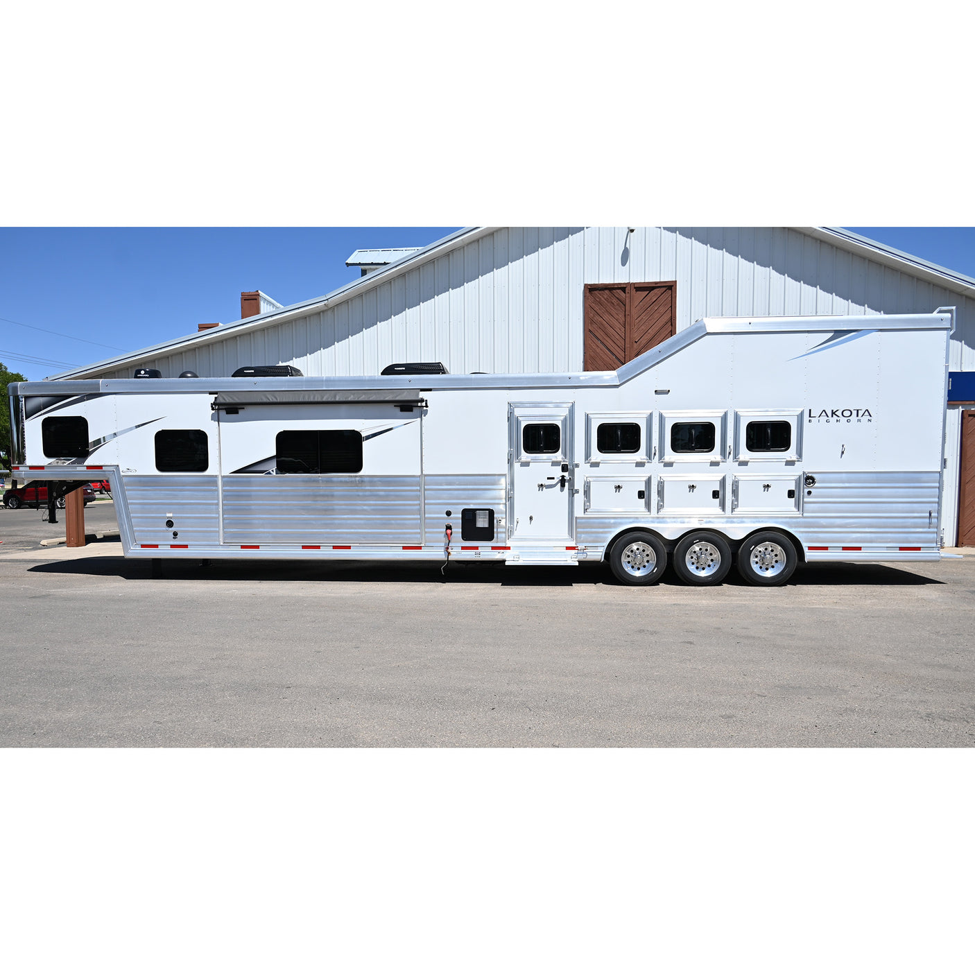 2023 Lakota Bighorn 4 Horse Trailer, Side Load 17' LQ Model BH8417T