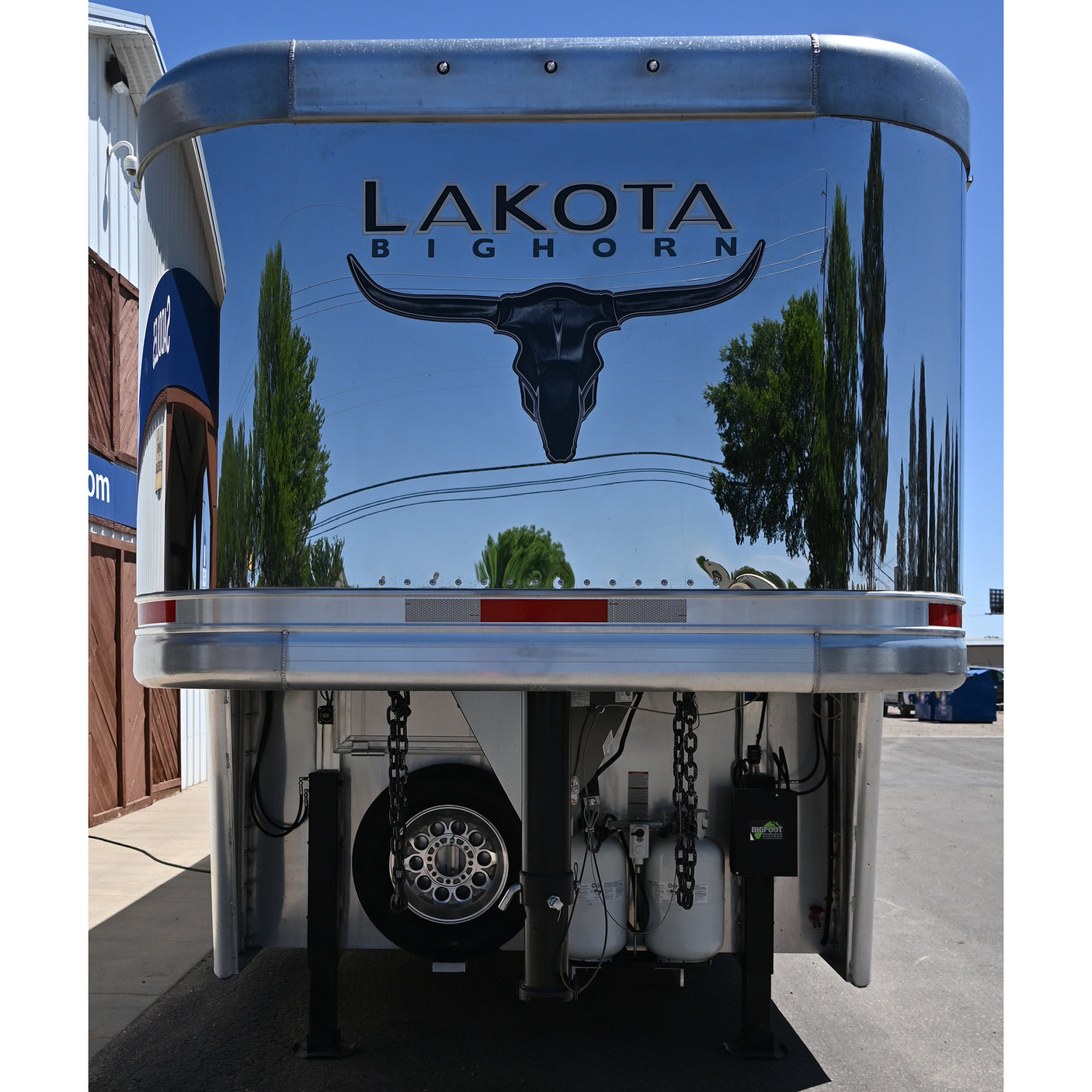 2023 Lakota Bighorn 4 Horse Trailer, Side Load 17' LQ Model BH8417T