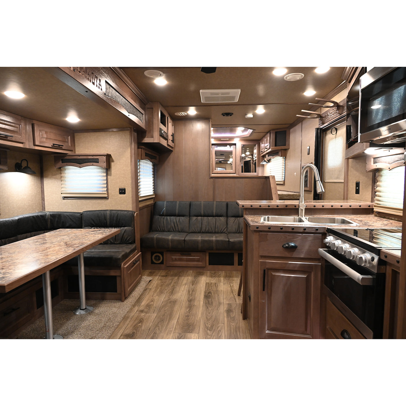2023 Lakota Bighorn 4 Horse Trailer, Side Load 17' LQ Model BH8417T