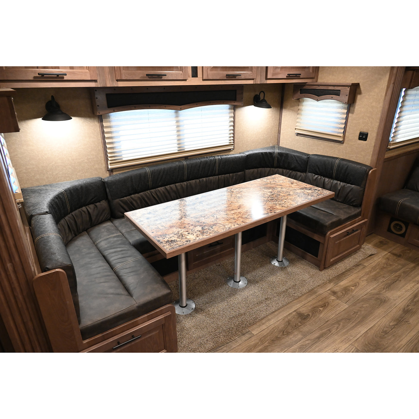 2023 Lakota Bighorn 4 Horse Trailer, Side Load 17' LQ Model BH8417T