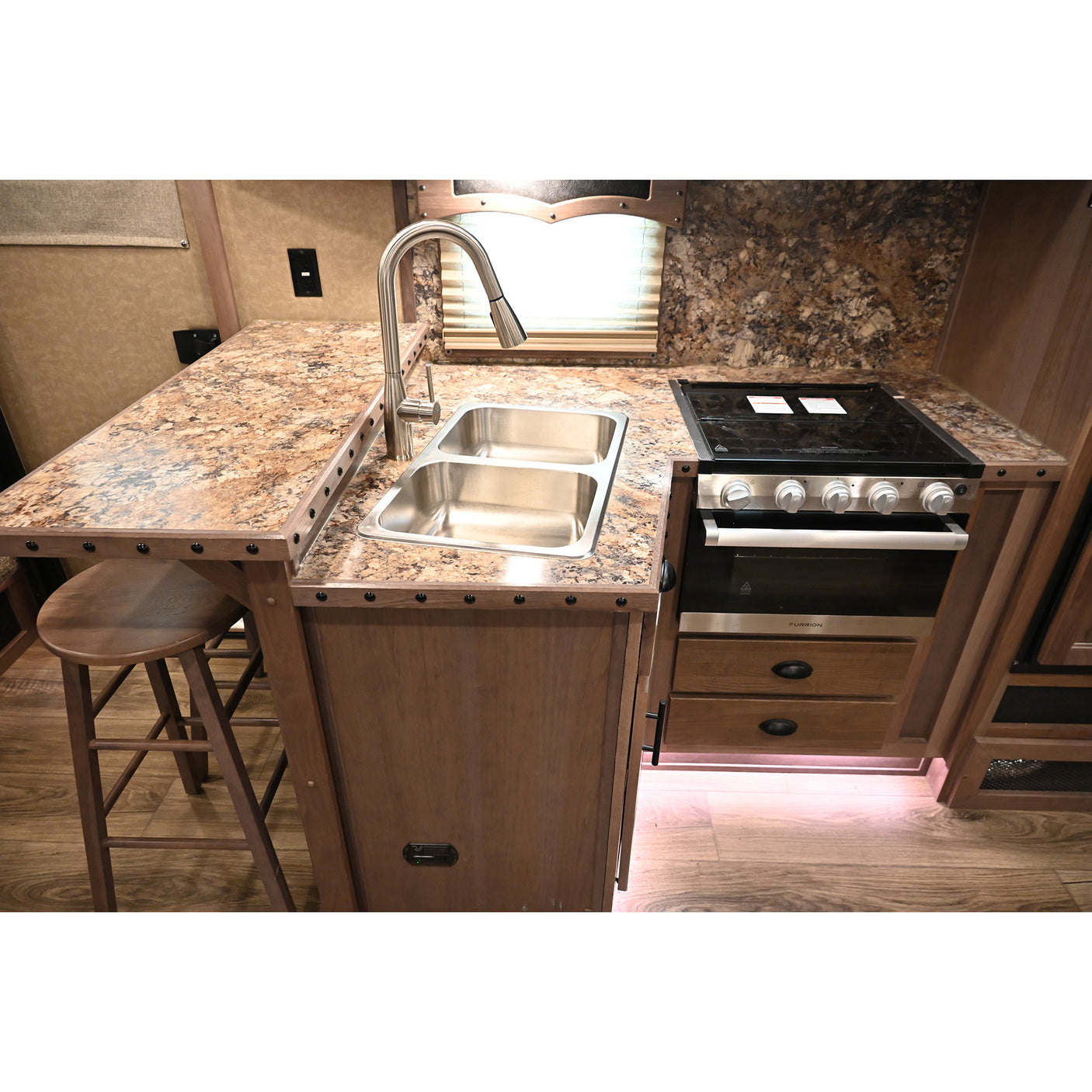 2023 Lakota Bighorn 4 Horse Trailer, Side Load 17' LQ Model BH8417T