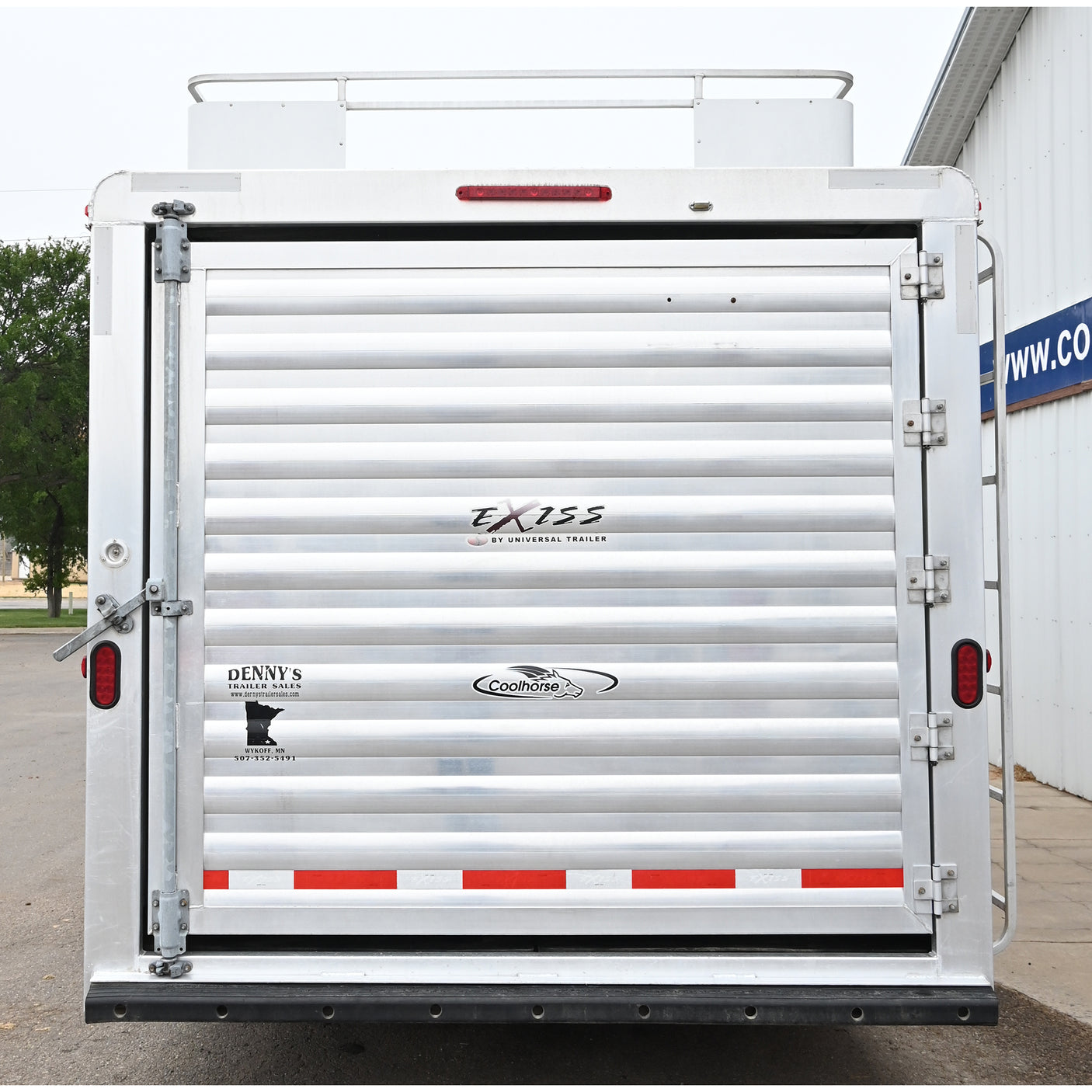 2013 Exiss Stock Combo 11' LQ, Midtack Horse Trailer