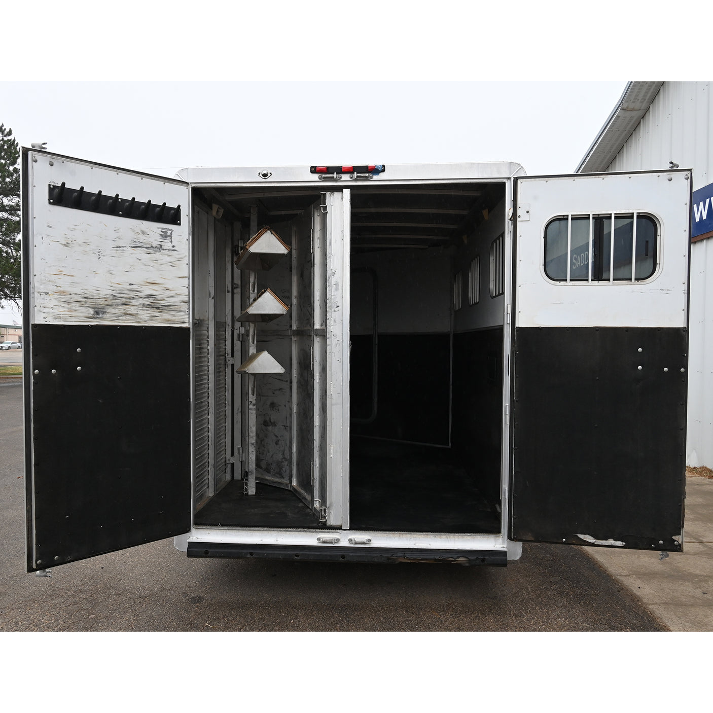 2006 Exiss 3 Horse Trailer with 4' Weekend Package LQ