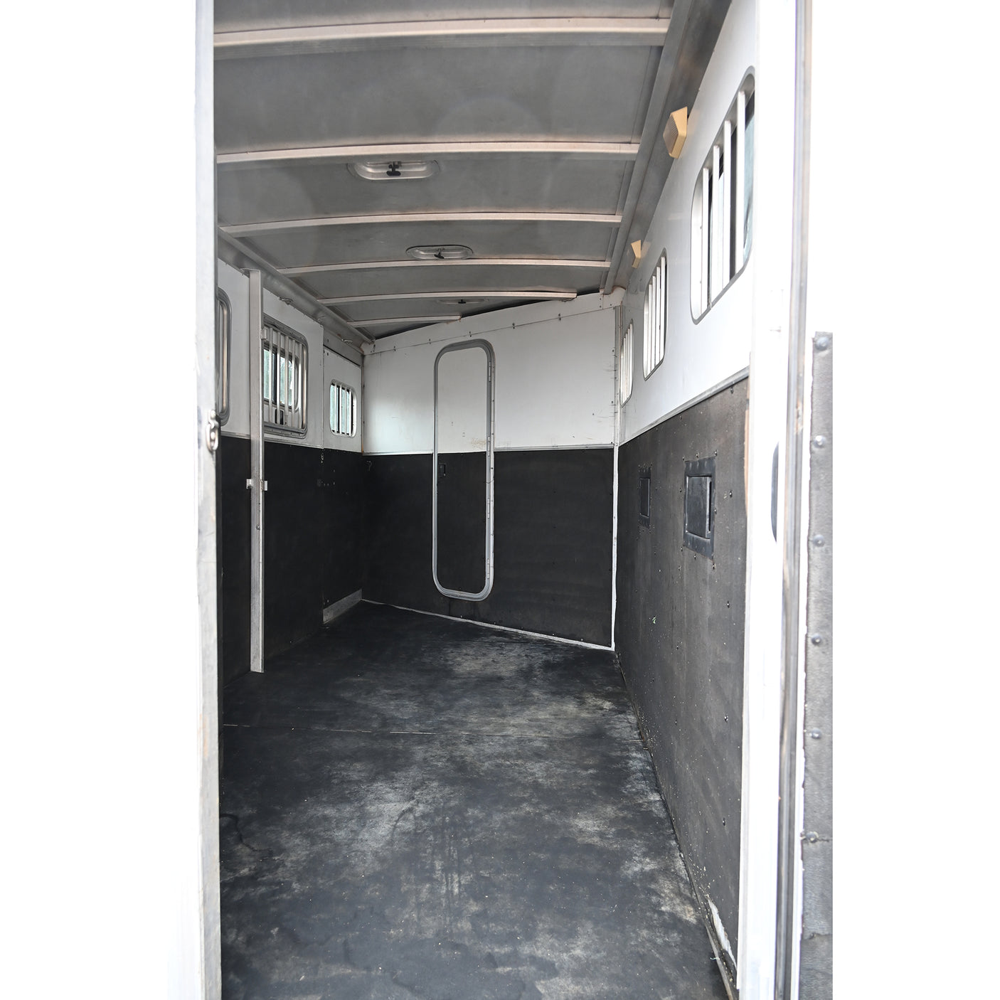 2006 Exiss 3 Horse Trailer with 4' Weekend Package LQ