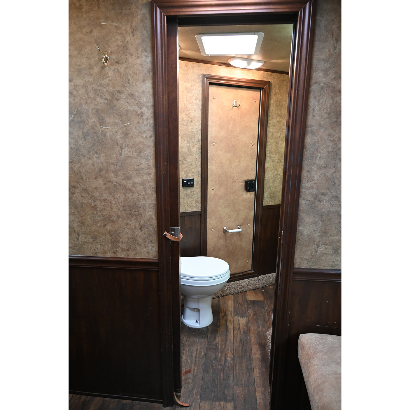 2015 Exiss Stock Combo 8' Living Quarter Horse Trailer