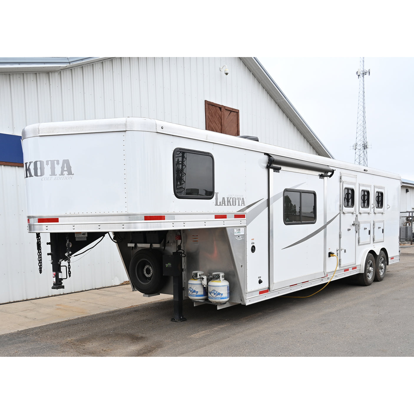 2020 Lakota Colt 3 Horse 11' LQ  Model AC8311 Horse Trailer