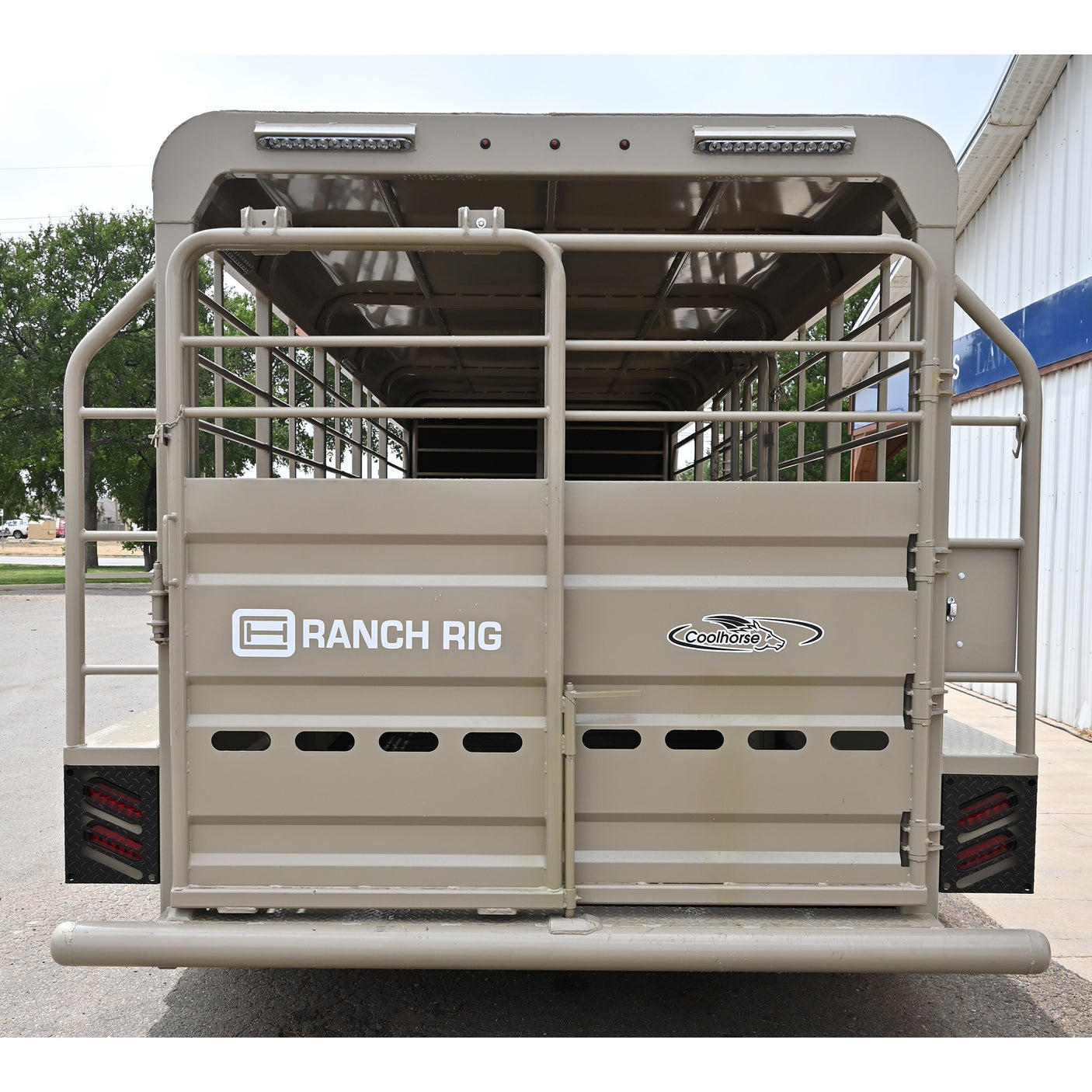 2027 Chute Help Ranch Rig 24' Stock Combo Trailer
