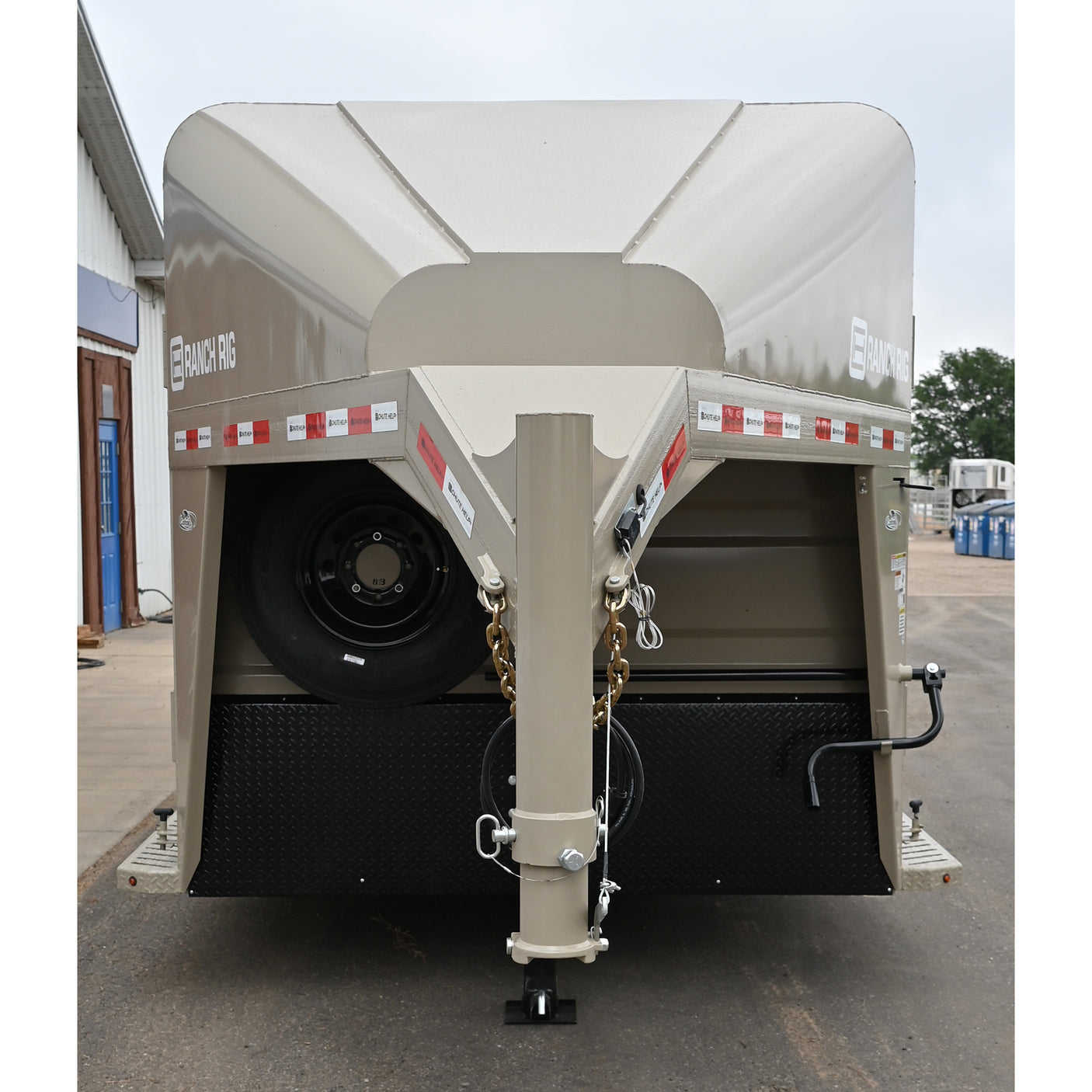 2027 Chute Help Ranch Rig 24' Stock Combo Trailer