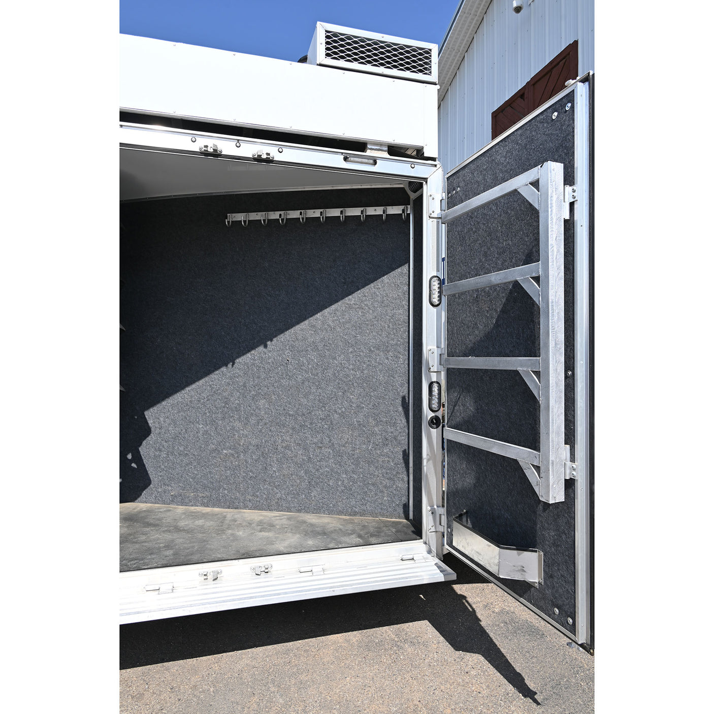 2023 Lakota Charger 5 Horse Trailer with 13' Slide Out Model C8513SR