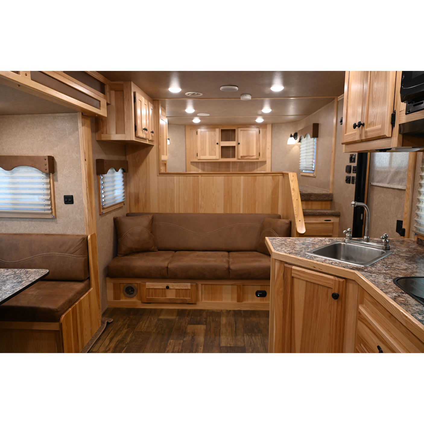 2023 Lakota Charger 5 Horse Trailer with 13' Slide Out Model C8513SR