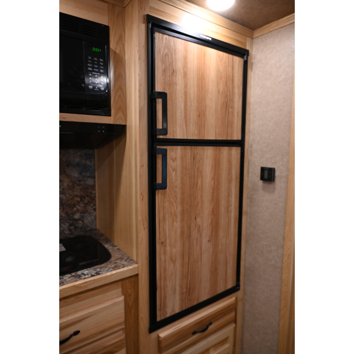 2023 Lakota Charger 5 Horse Trailer with 13' Slide Out Model C8513SR