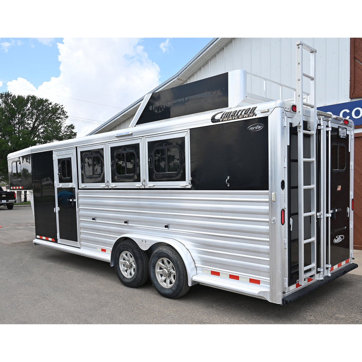 2017 Cimarron 4 Horse Gooseneck Horse Trailer