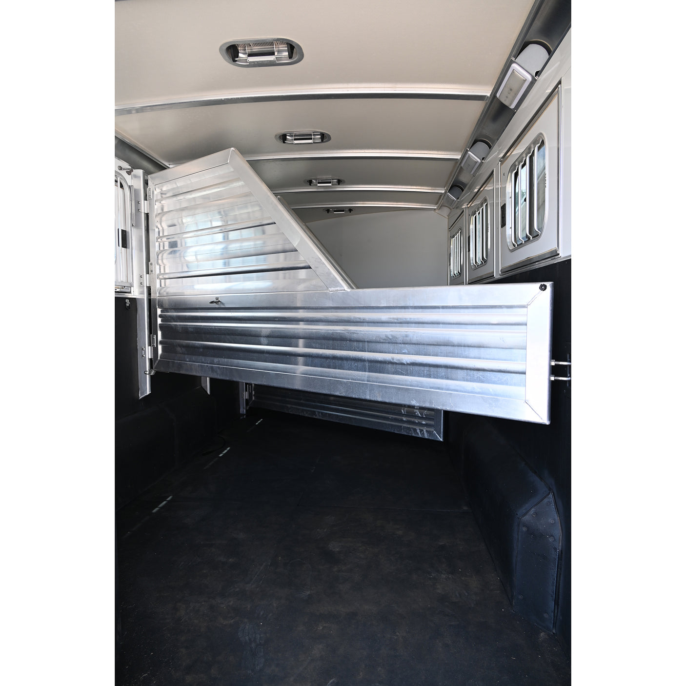 2017 Cimarron 4 Horse Gooseneck Horse Trailer