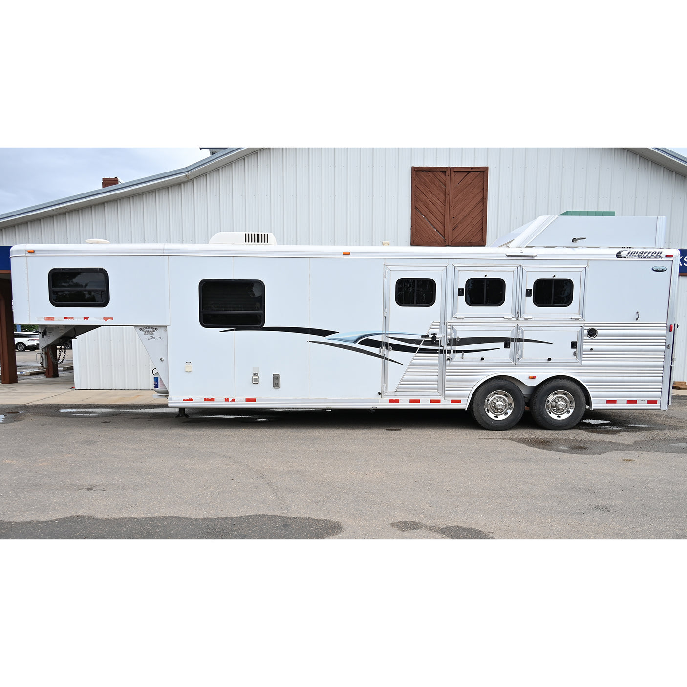 2012 Cimarron 3 Horse 10' Living Quarter Trailer