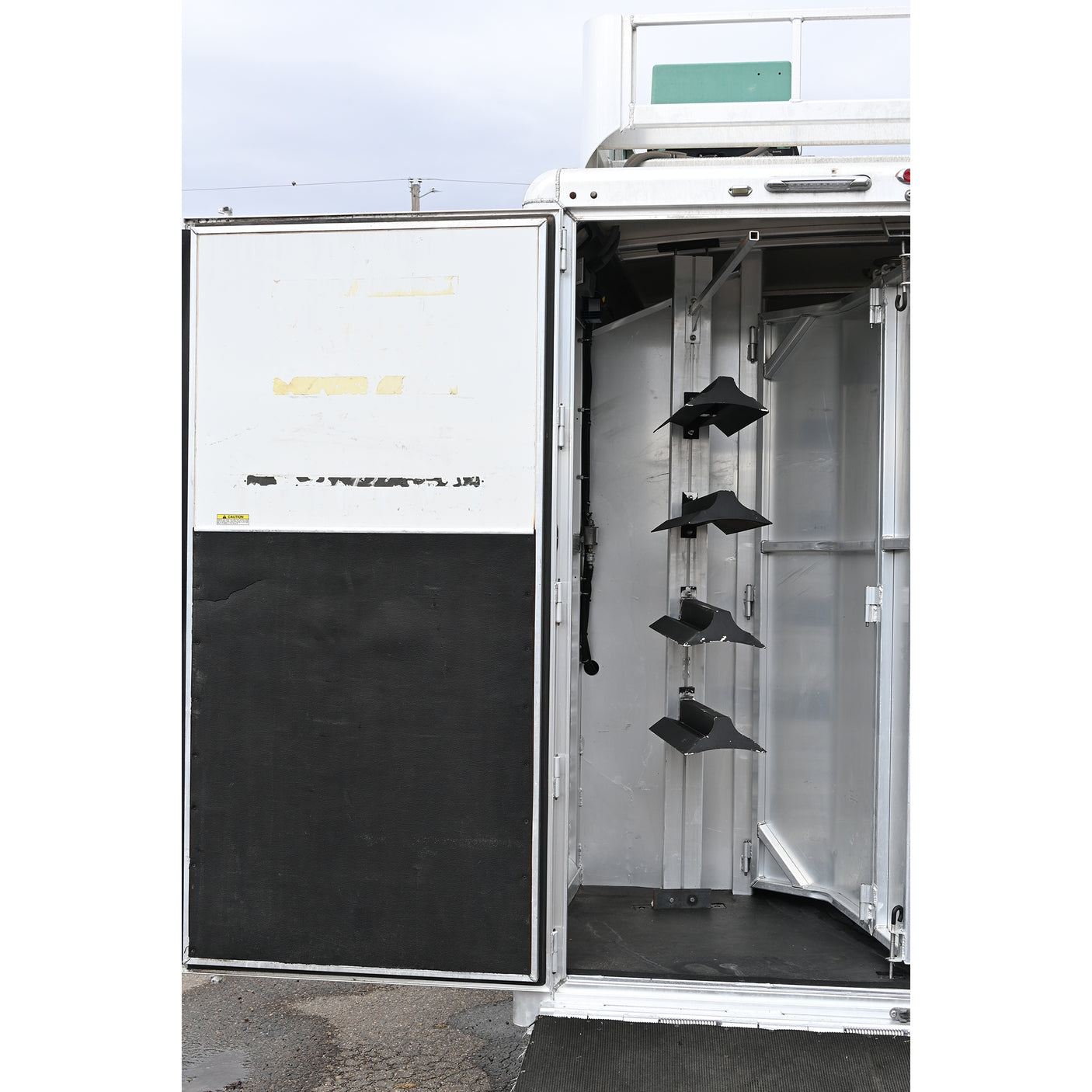 2012 Cimarron 3 Horse 10' Living Quarter Trailer