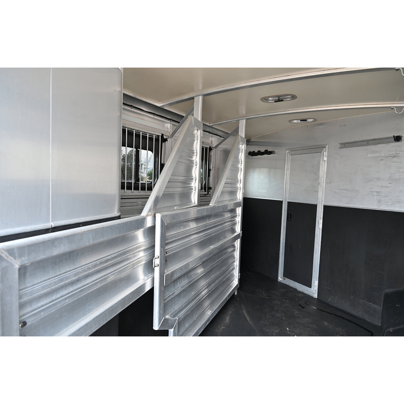 2012 Cimarron 3 Horse 10' Living Quarter Trailer