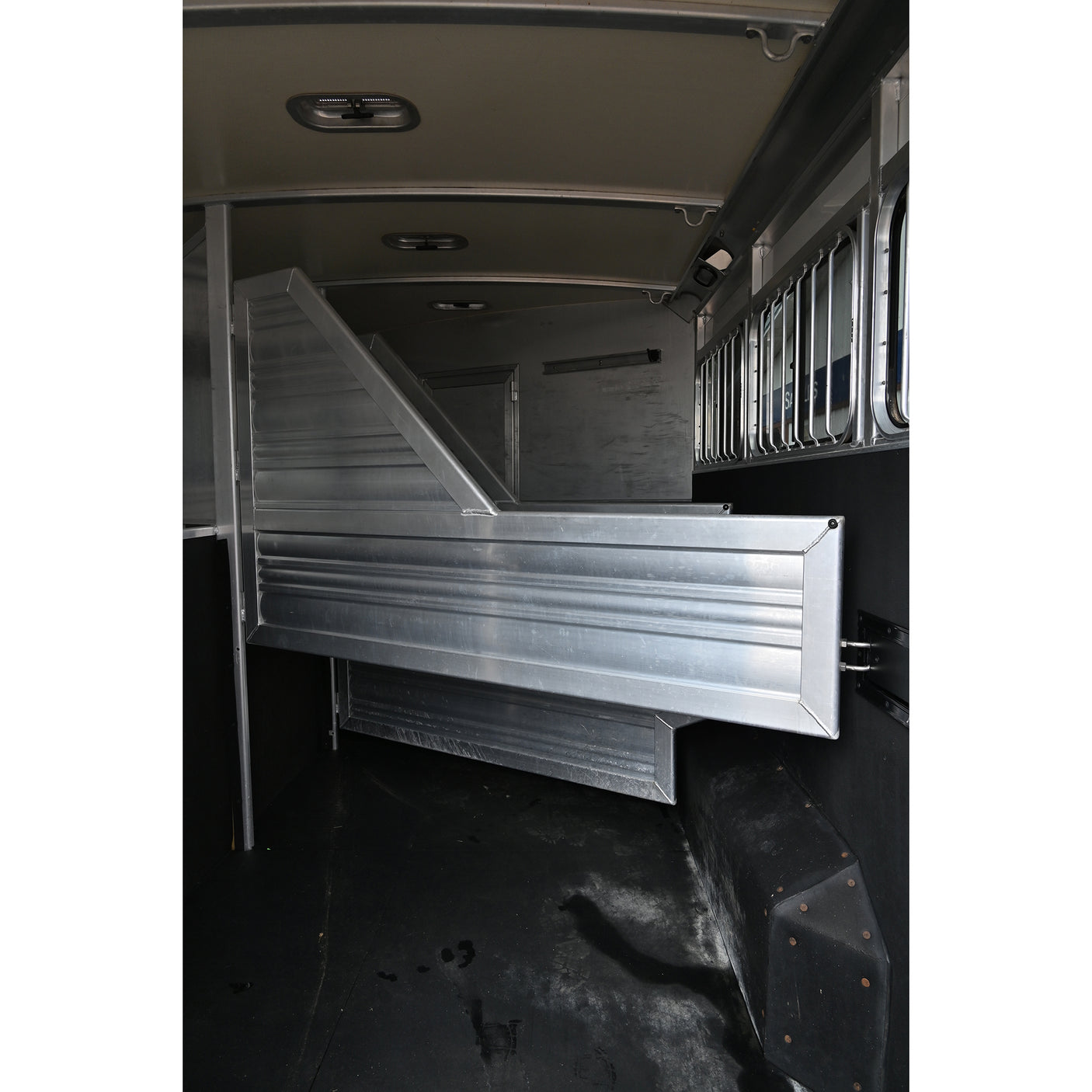 2012 Cimarron 3 Horse 10' Living Quarter Trailer