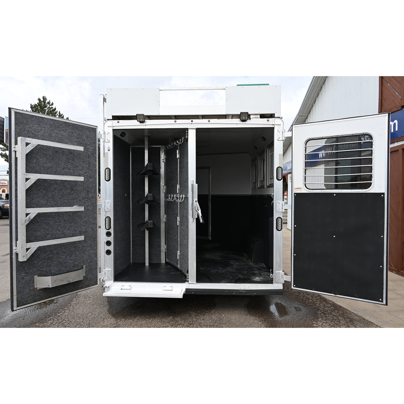 2018 Lakota Charger 3 Horse Trailer with  11' Living Quarters and Slide Out