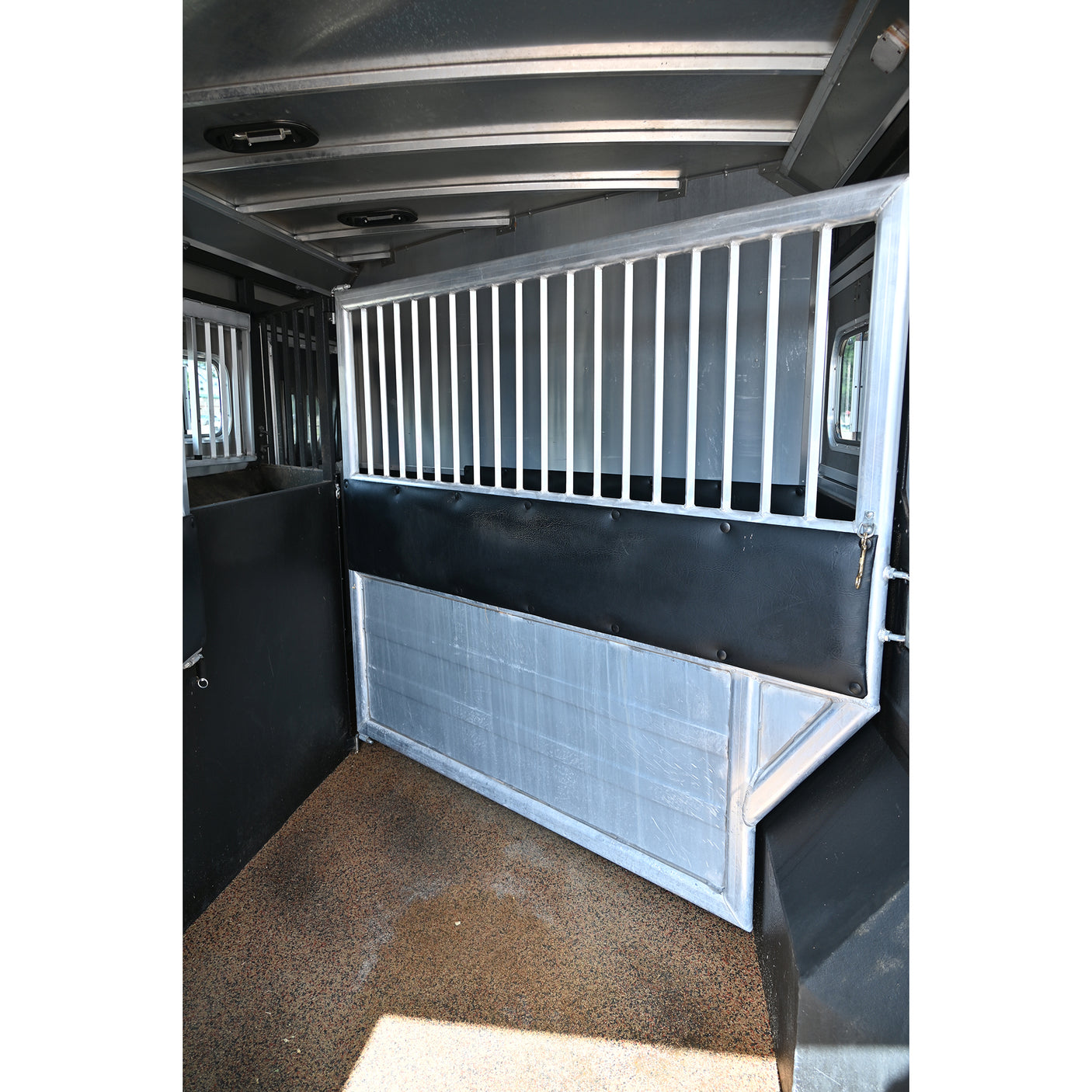 2015 Logan Coach 3 Horse Trailer with 16' LQ with Bunk Beds