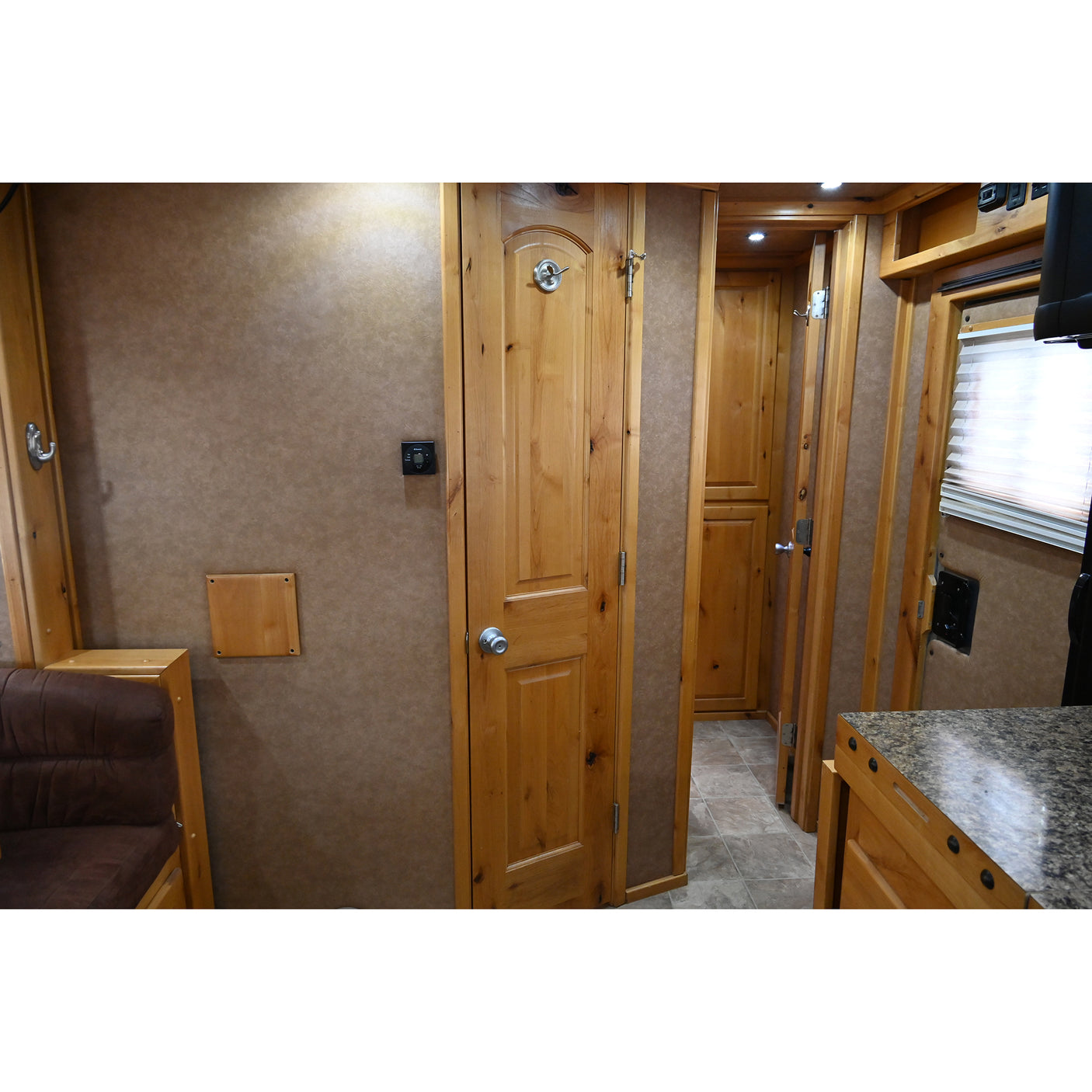2015 Logan Coach 3 Horse Trailer with 16' LQ with Bunk Beds