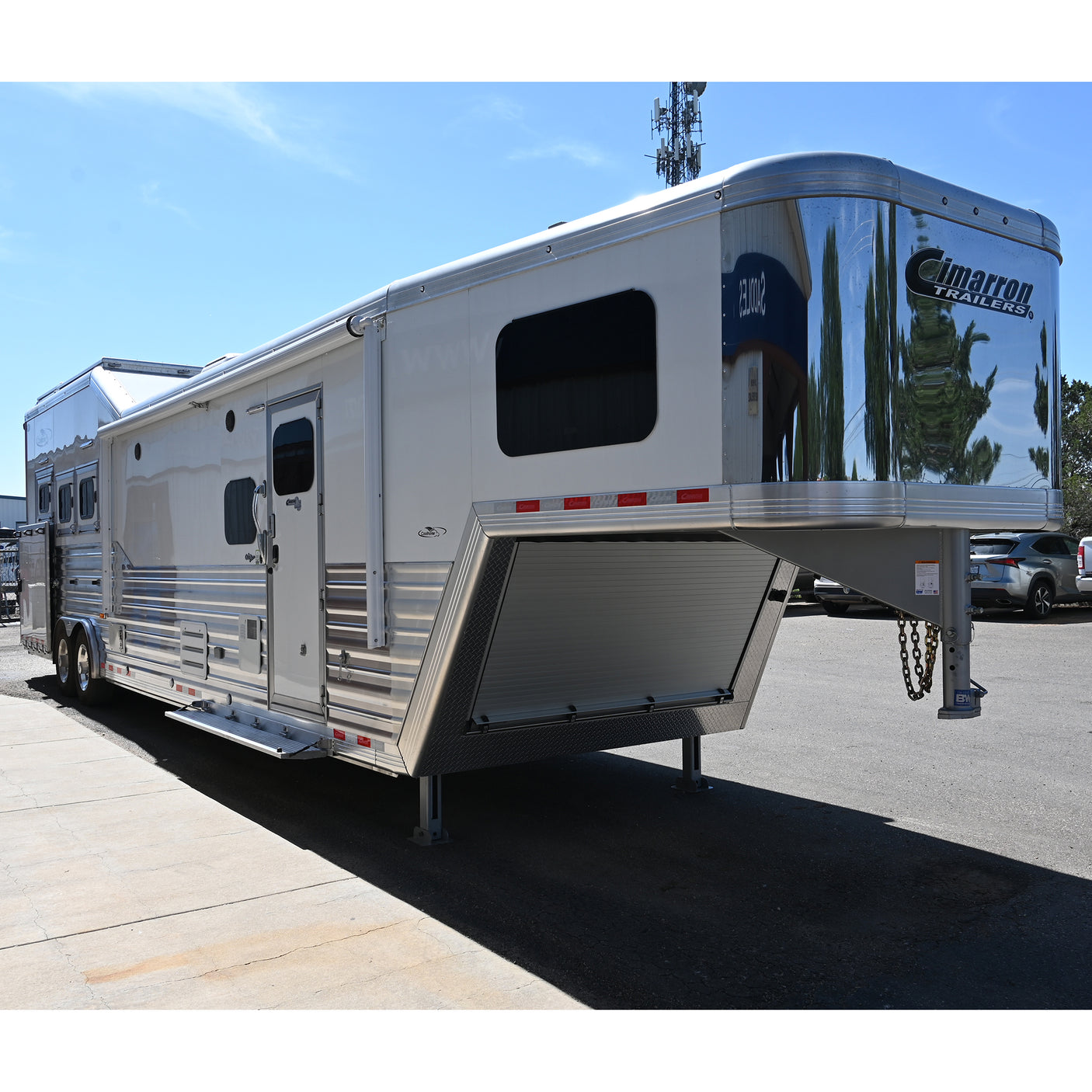 2026 Cimarron 3 Horse Trailer Side Load 15' Outlaw Living Quarter Air Ride
