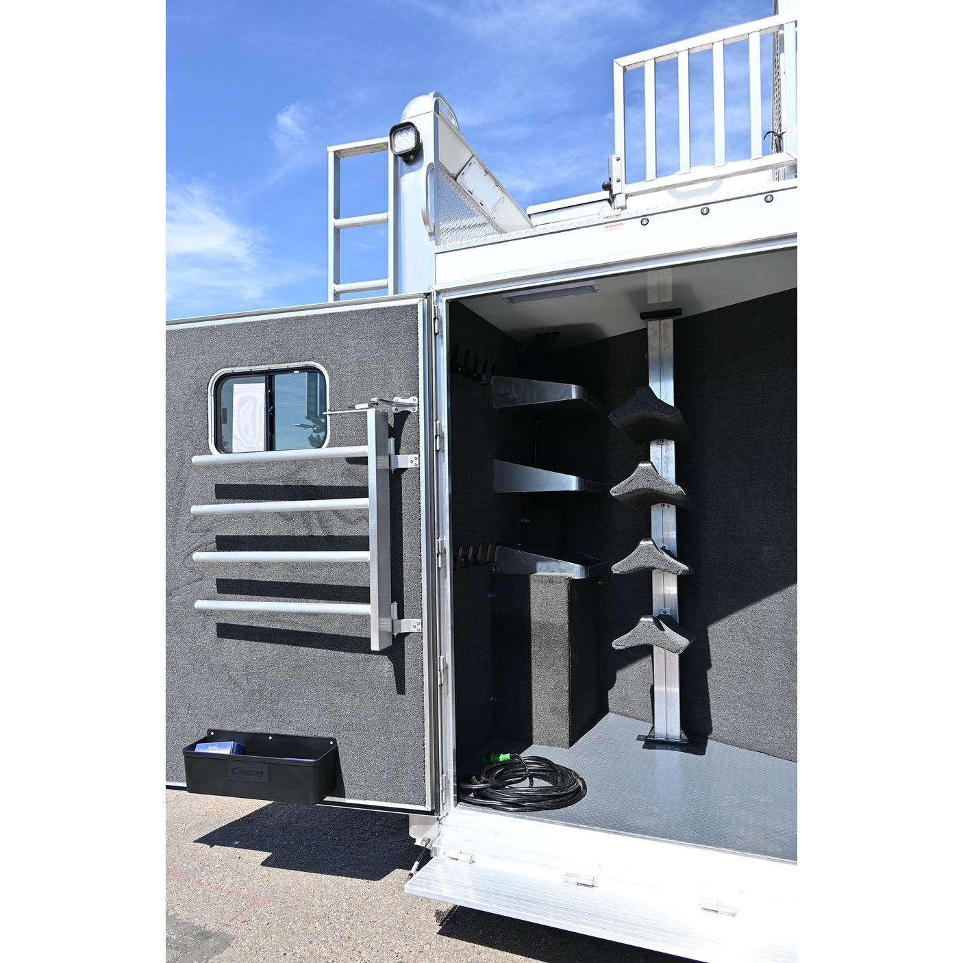 2026 Cimarron 3 Horse Trailer Side Load 15' Outlaw Living Quarter Air Ride
