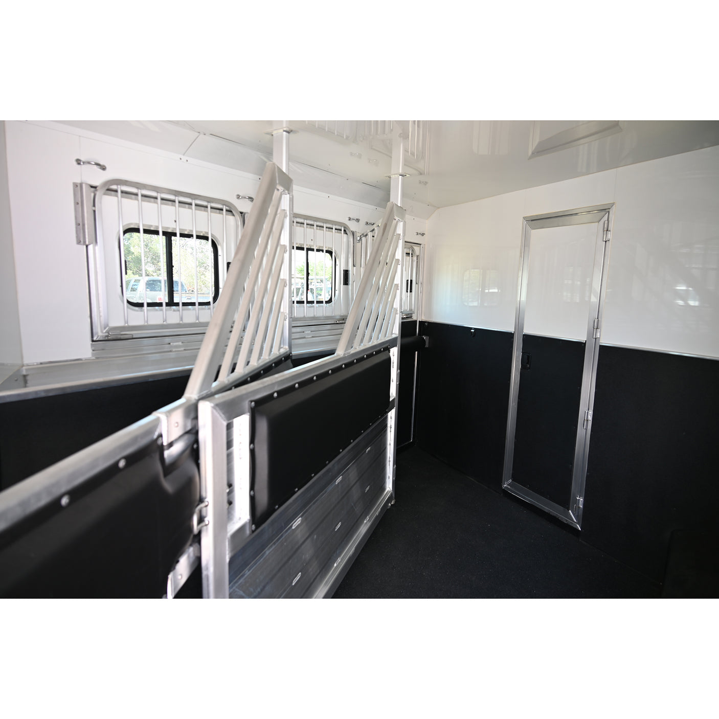 2026 Cimarron 3 Horse Trailer Side Load 15' Outlaw Living Quarter Air Ride