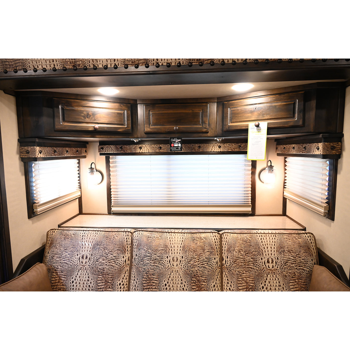 2026 Cimarron 3 Horse Trailer Side Load 15' Outlaw Living Quarter Air Ride