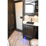 2026 Cimarron 3 Horse Trailer Side Load 15' Outlaw Living Quarter Air Ride
