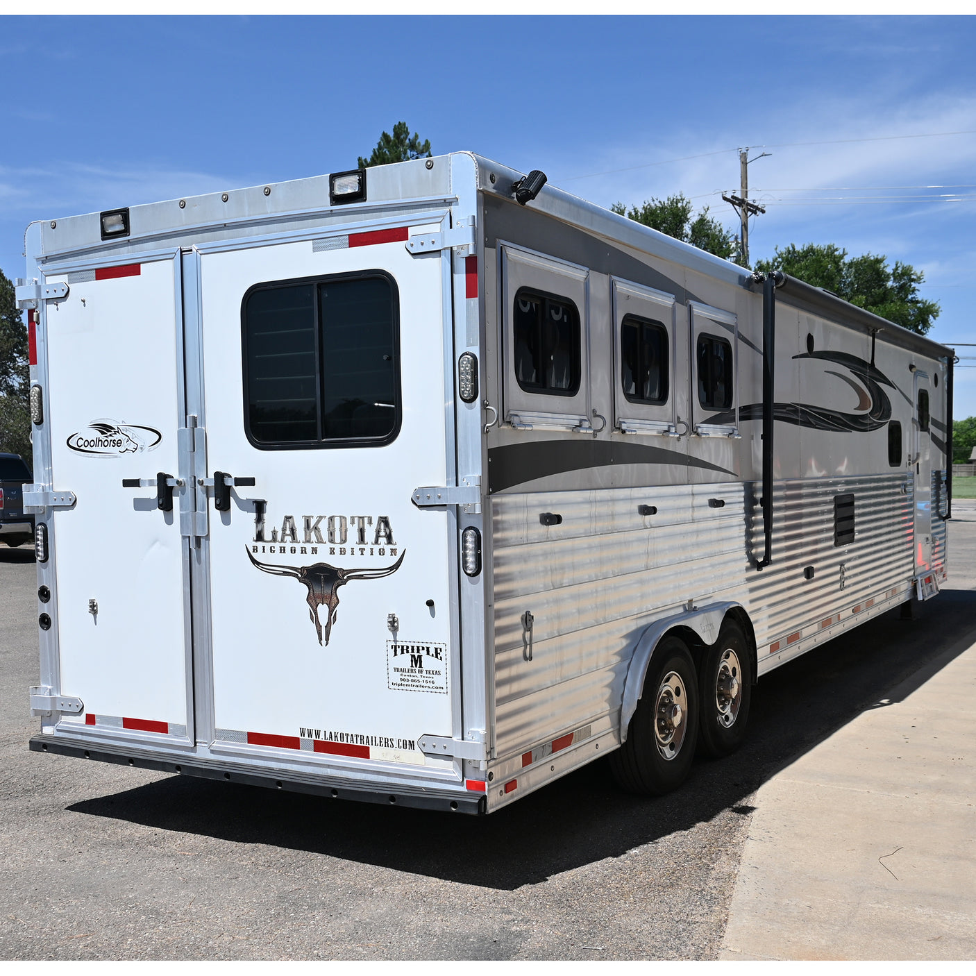2016 Lakota BigHorn 3 Horse Trailer with 16' Living Quarter