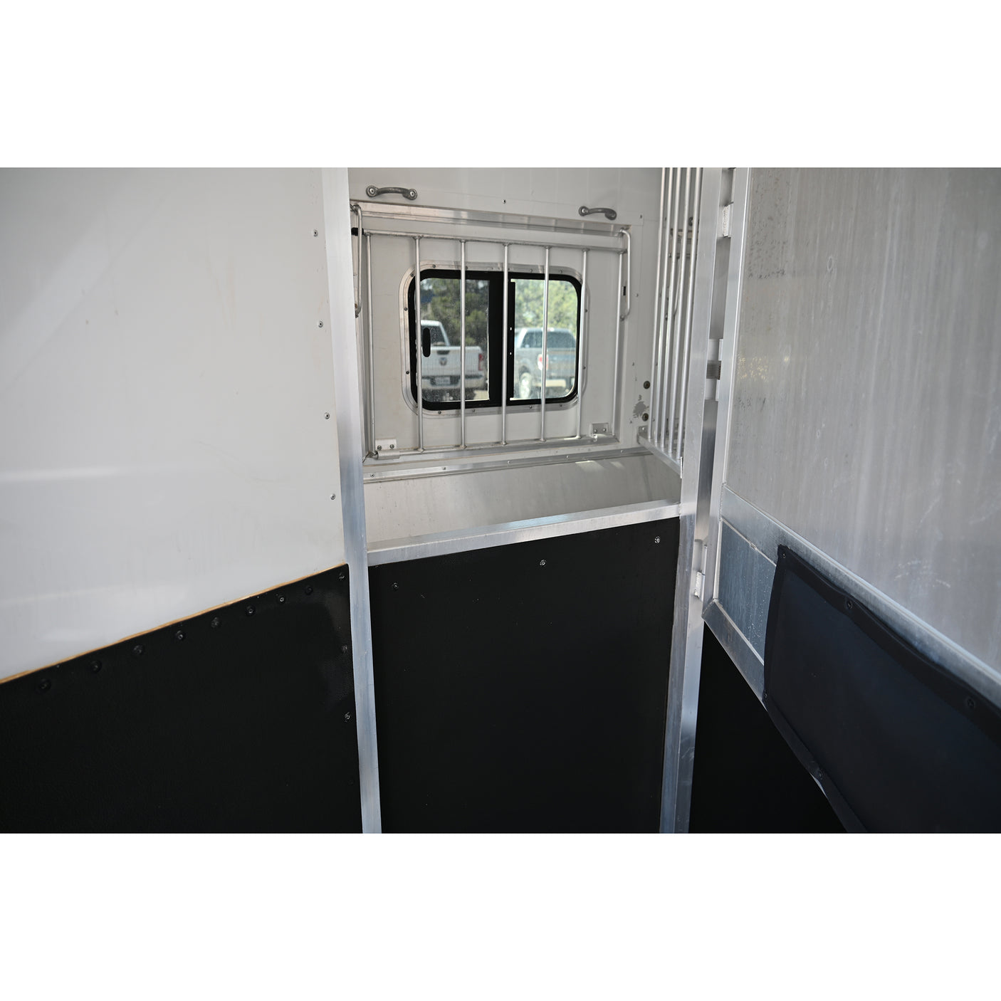 2016 Lakota BigHorn 3 Horse Trailer with 16' Living Quarter