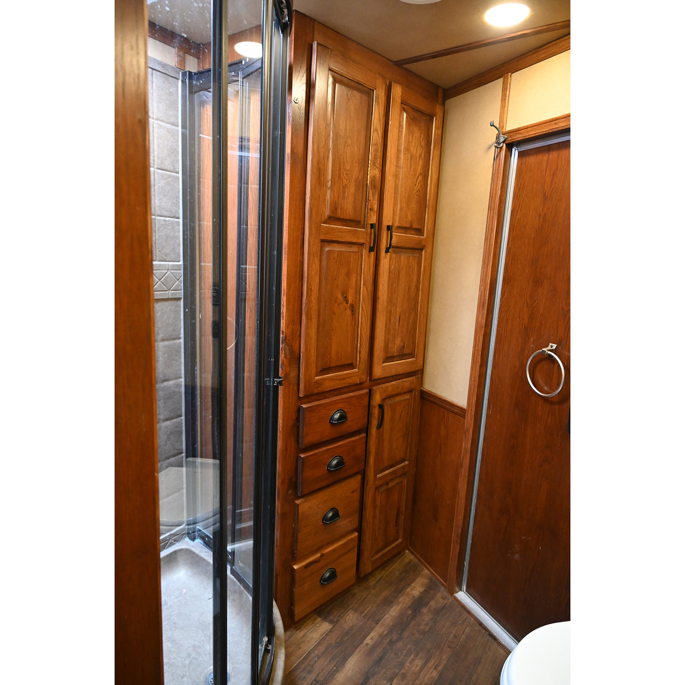 2016 Lakota BigHorn 3 Horse Trailer with 16' Living Quarter
