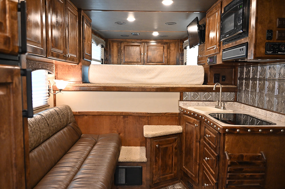 **SALE PENIDNG**2022 Cimarron Stock Combo GN with 11' Living Quarter*SALE PENDING**