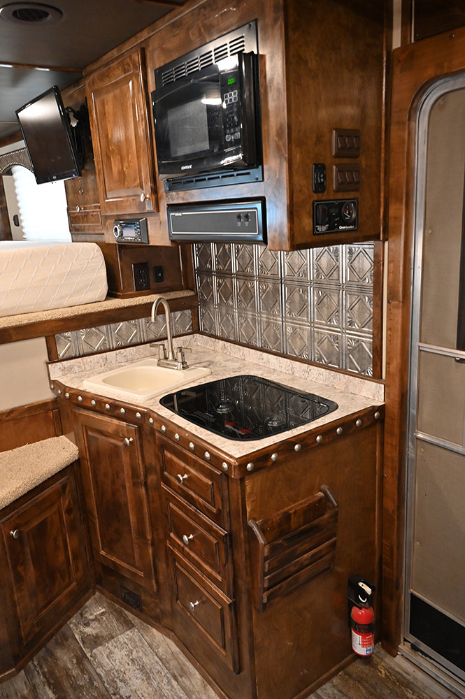 **SALE PENIDNG**2022 Cimarron Stock Combo GN with 11' Living Quarter*SALE PENDING**