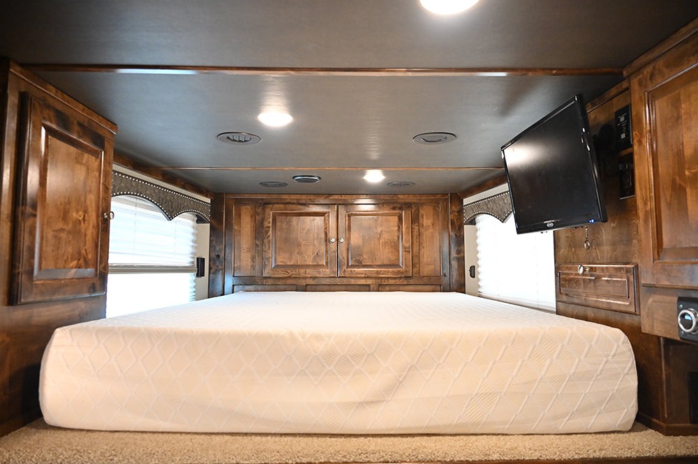 **SALE PENIDNG**2022 Cimarron Stock Combo GN with 11' Living Quarter*SALE PENDING**