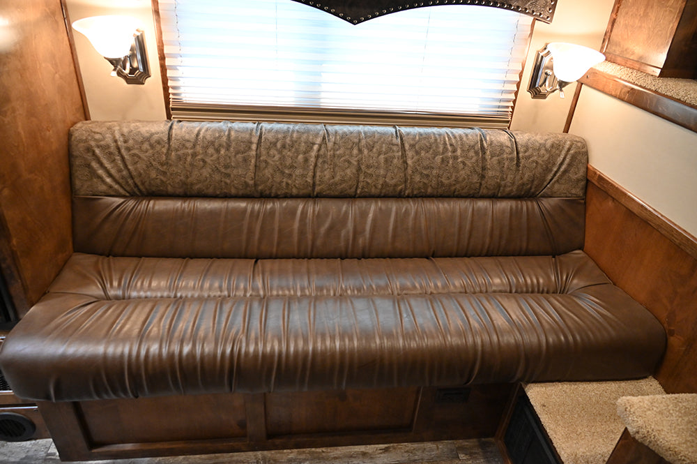 **SALE PENIDNG**2022 Cimarron Stock Combo GN with 11' Living Quarter*SALE PENDING**