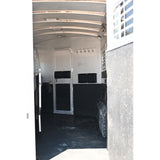 2006 Elite 3 Horse 9' Living Quarter Horse Trailer
