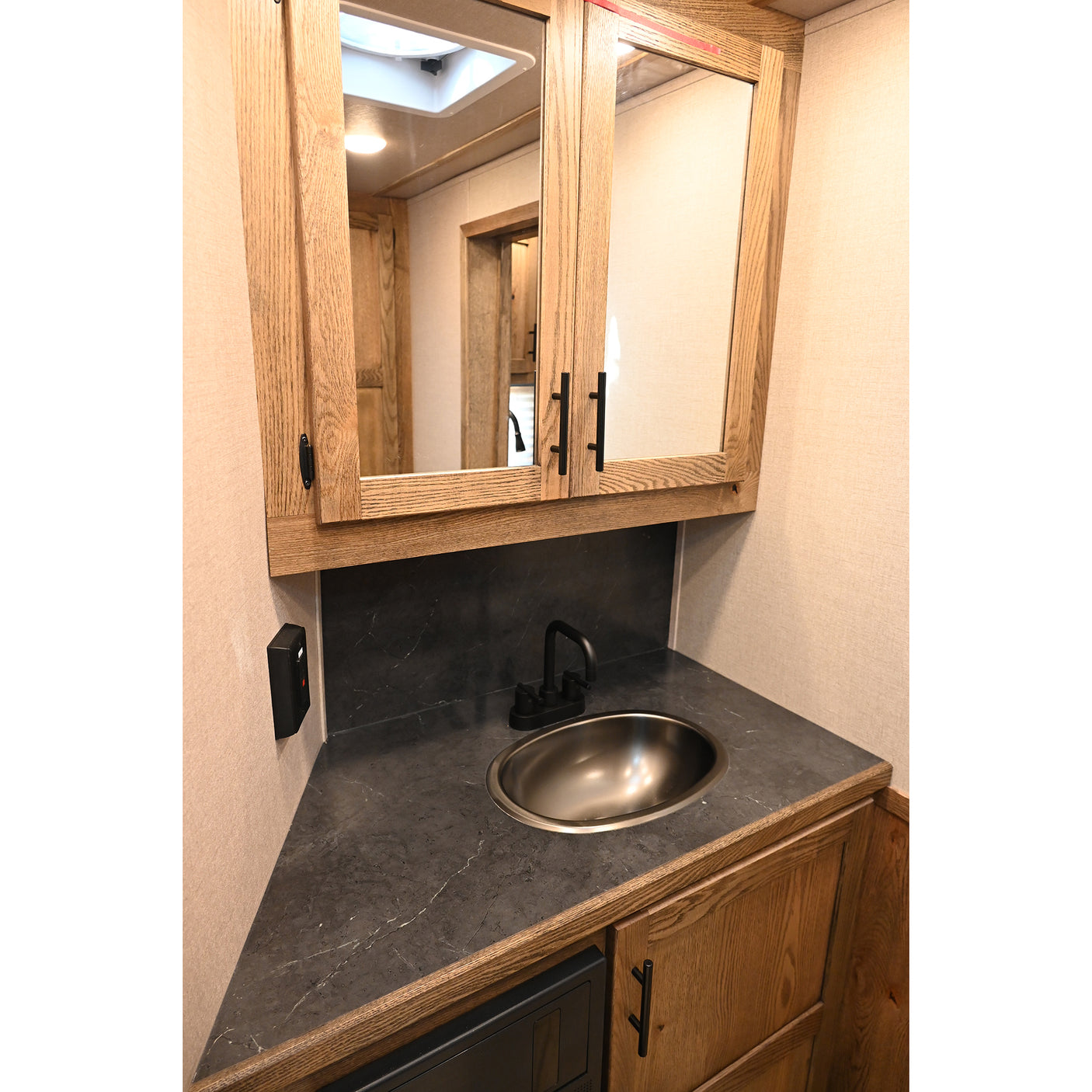 2027 Lakota Charger 4 Horse Trailer with 16' LQ, Side Load, Spread Axles, Super Rear Tack
