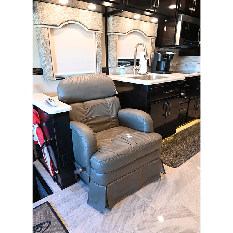 2019 Renegade XL 45' Coach Model X45QB on Freightliner Cascadia Chassis