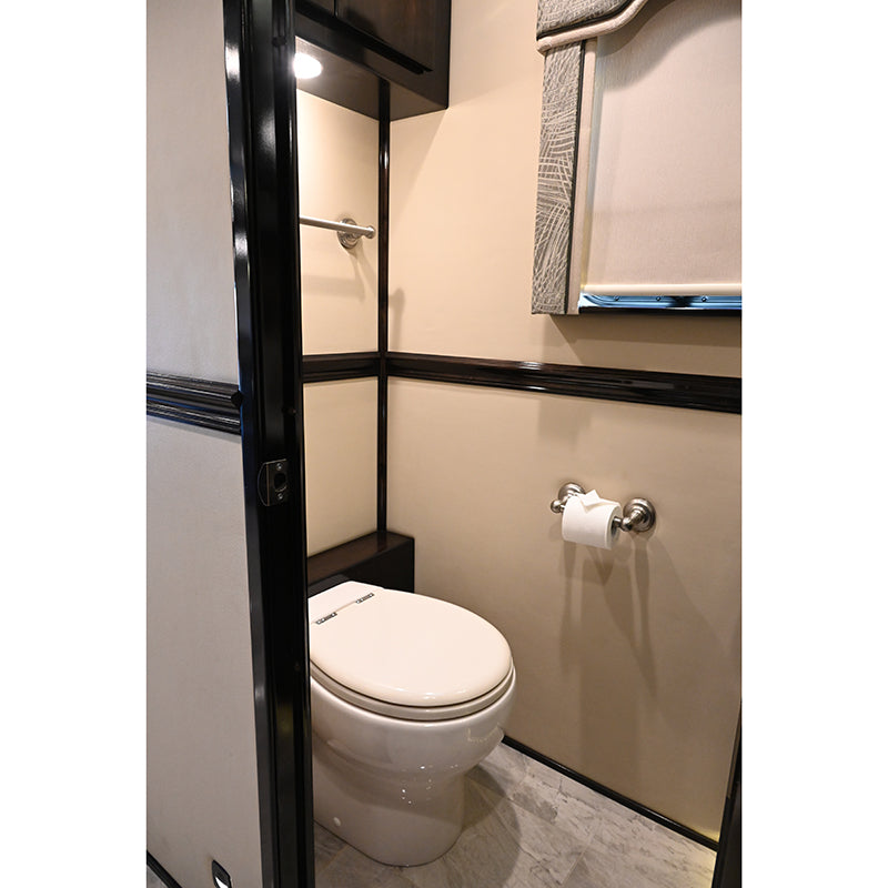 2019 Renegade XL 45' Coach Model X45QB on Freightliner Cascadia Chassis