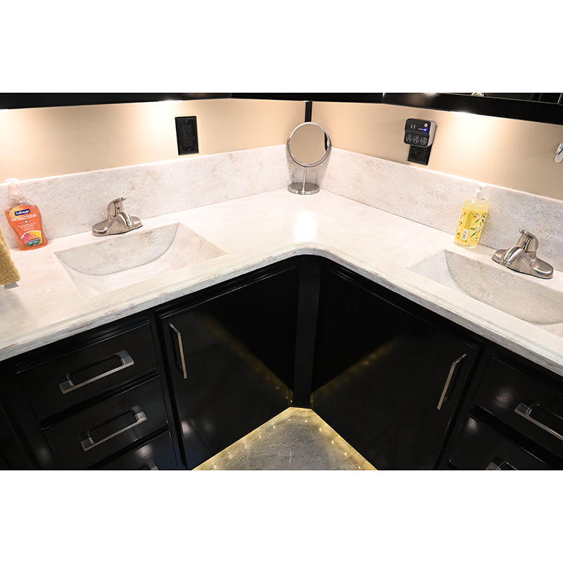 2019 Renegade XL 45' Coach Model X45QB on Freightliner Cascadia Chassis