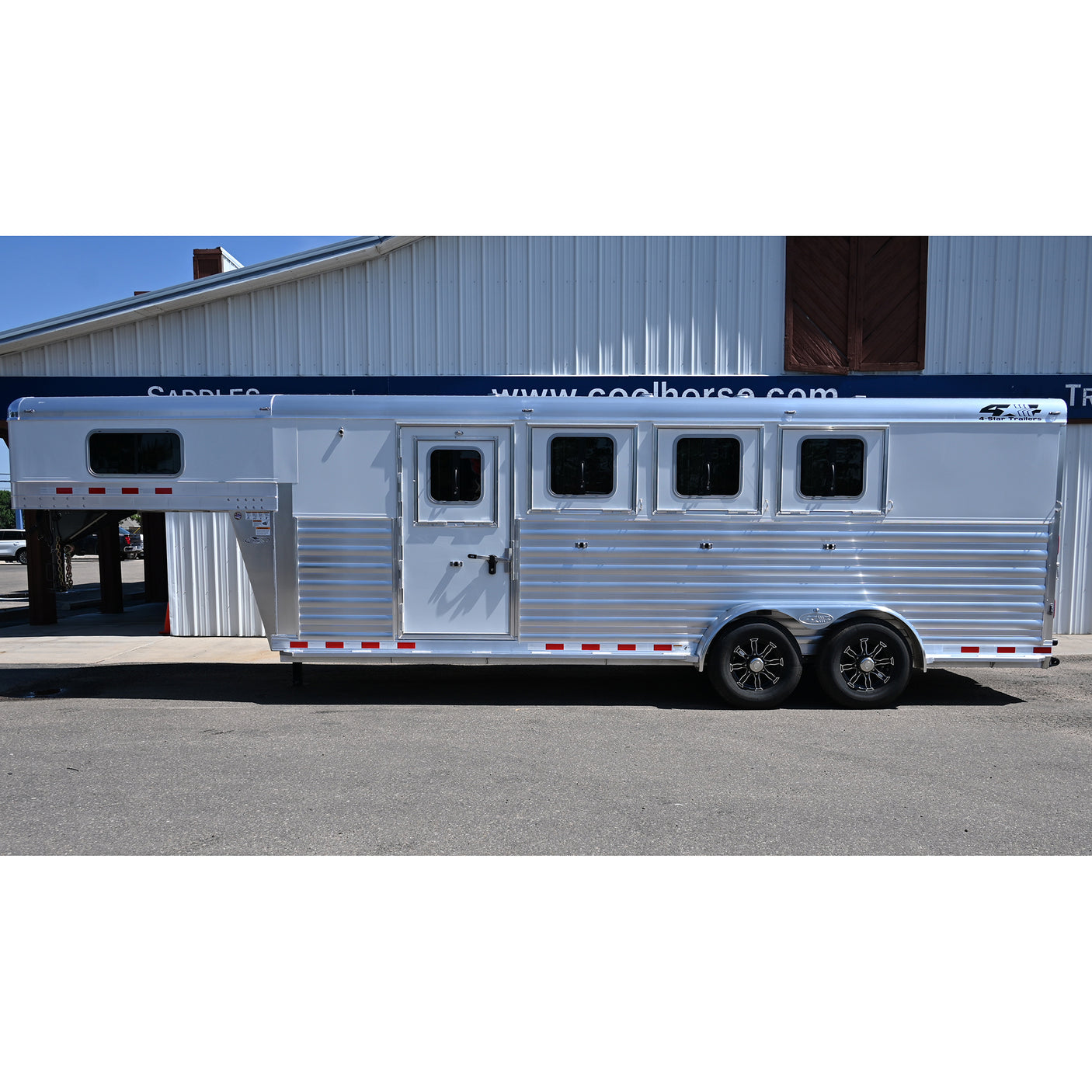 2027 4 Star 4 Horse Slant Convenience Package, 6'10" x 22'