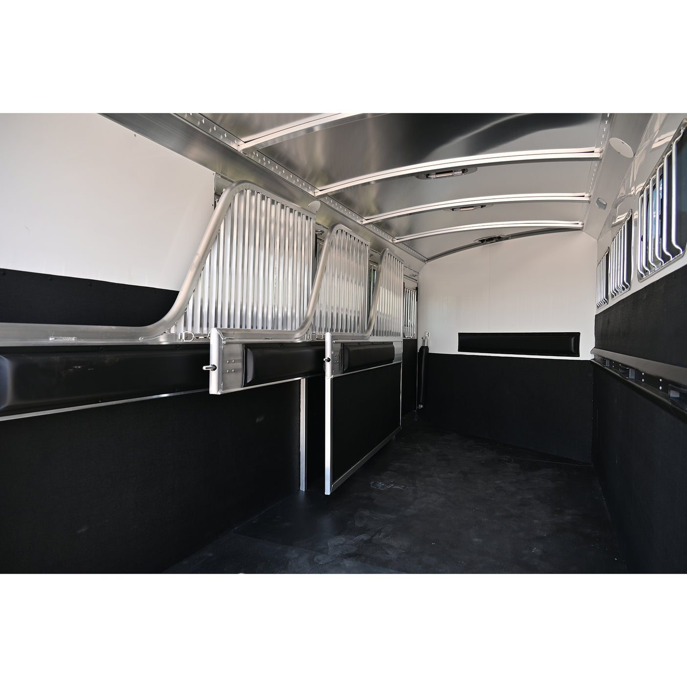 2027 4 Star 4 Horse Slant Convenience Package, 6'10" x 22'
