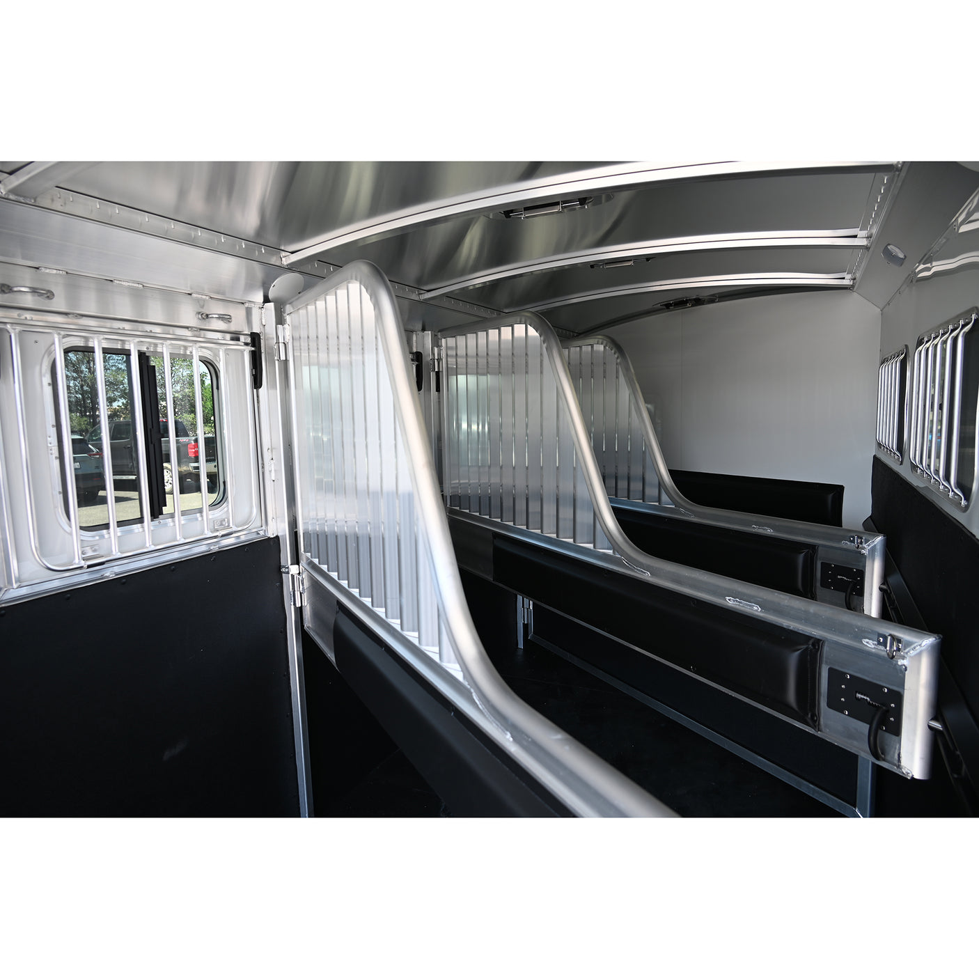 2027 4 Star 4 Horse Slant Convenience Package, 6'10" x 22'