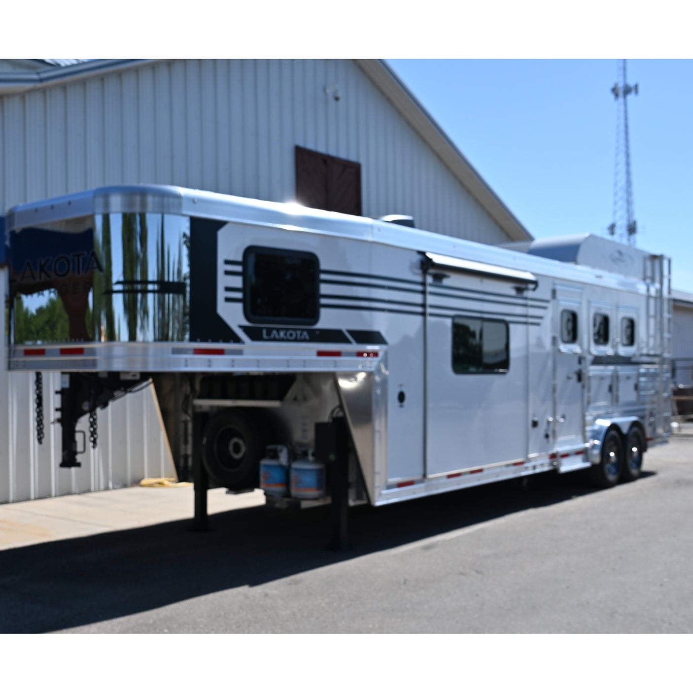 2027 Lakota Charger 3 Horse 11' Rear Kitchen Slide Out Model CH8311RK