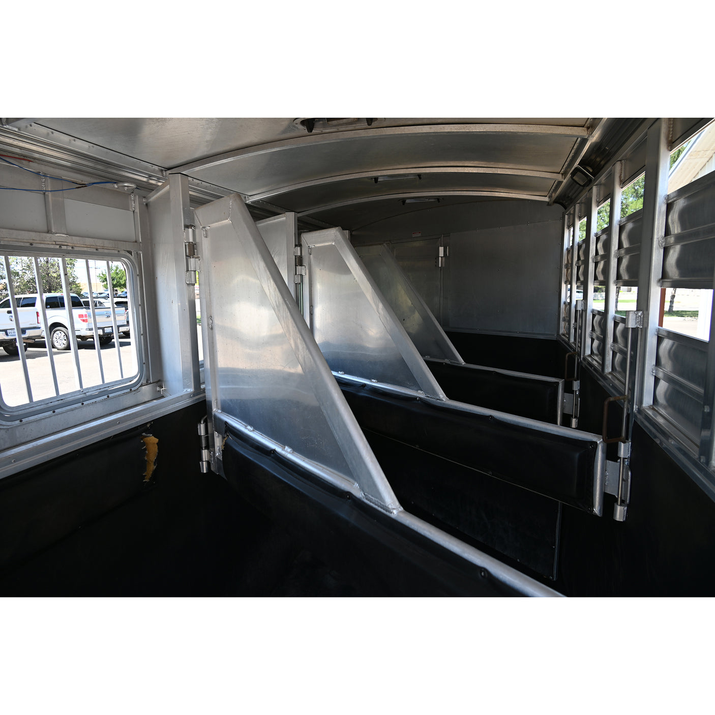 2010 Cherokee 4 Horse Trailer with Weekend Package LQ