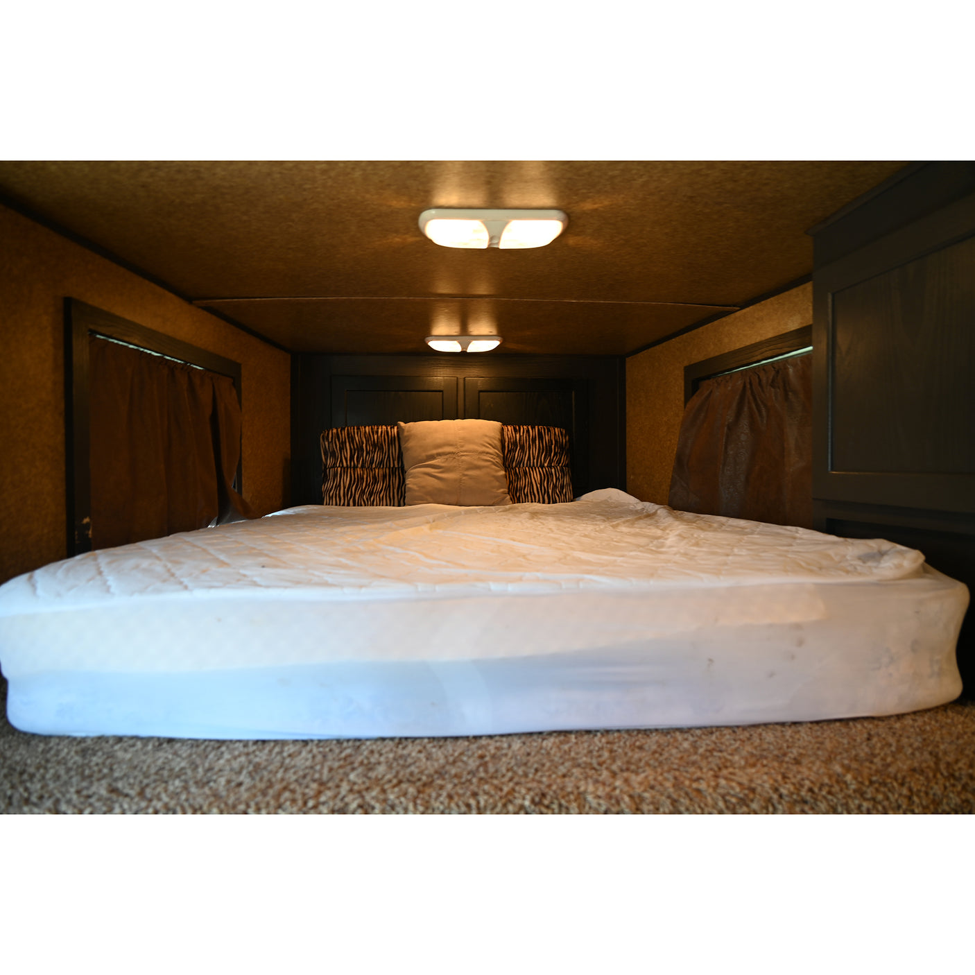 2010 Cherokee 4 Horse Trailer with Weekend Package LQ